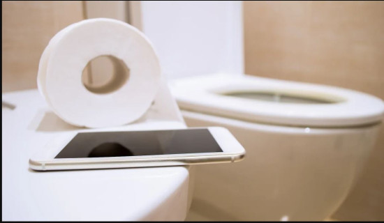 Don’t sit on the toilet for more than 10 minutes, doctors warn