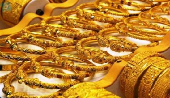 Gold price down Rs 2,200 per tola