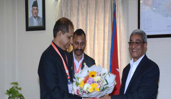 Minister Lekhak urges for dignified treatment to Nepali at border