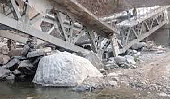 Bridge collapse hampers people’s movement