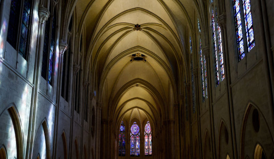 Notre Dame reopens its doors to  leaders in rare symbol of unity