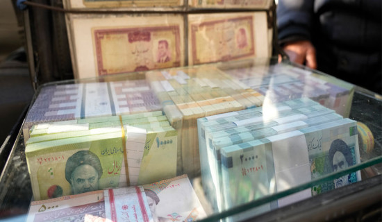 Iran's rial hits a record low in history