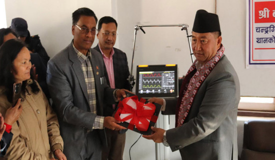 Chief Minister Lama hands over ventilator to Chandragiri Town Hospital