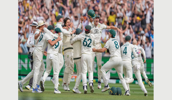 Australia win 'amazing' Test thriller to take series lead over India