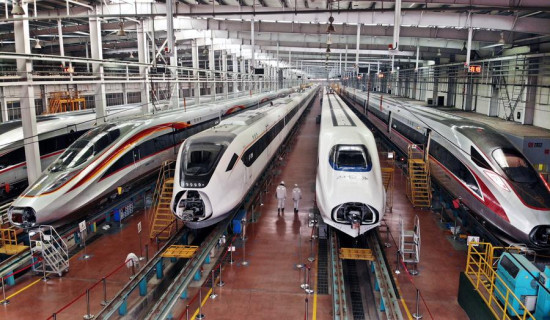 China's operating high-speed railway to hit 60,000 km by 2030