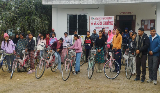 Local government provides bicycle to underprivileged girls