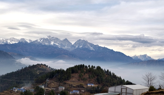 Numbur mountain range observed from Pattale