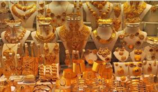 Gold price increases Rs 1,600 per tola