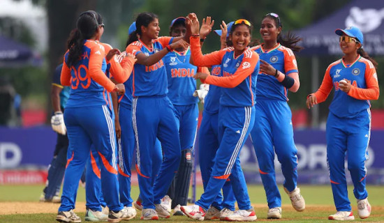 India bowl out South Africa for 82 runs in U19 Women World Cup Final