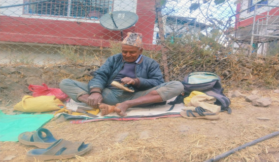 Zestful 76-year-old Palbhan, sewing shoes to survive