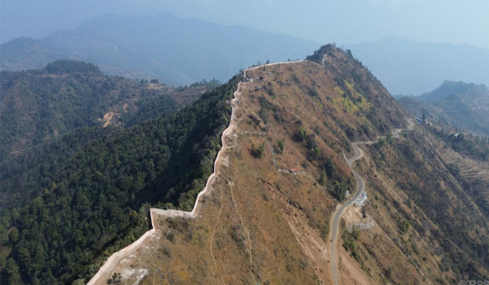 Tuwachung Mini Great Wall attracts tourists