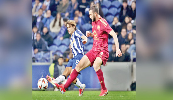 Porto draw with Roma as Fenerbahce win