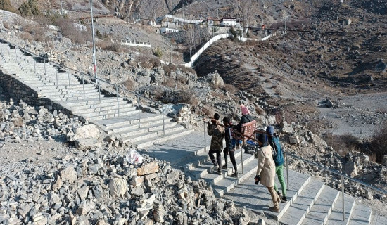 Devotees being carried to Muktinath temple