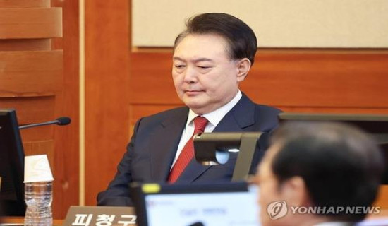 Impeached President Yoon attends 1st hearing of criminal trial on insurrection charges