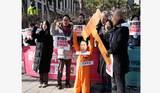 Yoon appears in 2 different SKorean courts