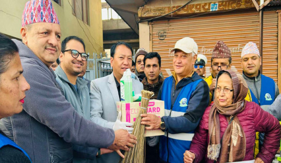 Health Minister Thapa joins campaign 'Two hours for the nation'