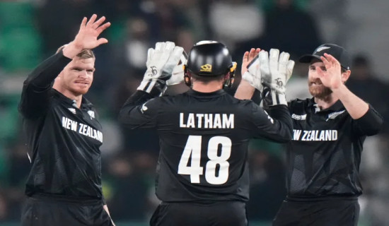 All-round New Zealand outclass South Africa to qualify for Champions Trophy final