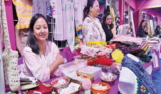 Young women embrace handicraft business