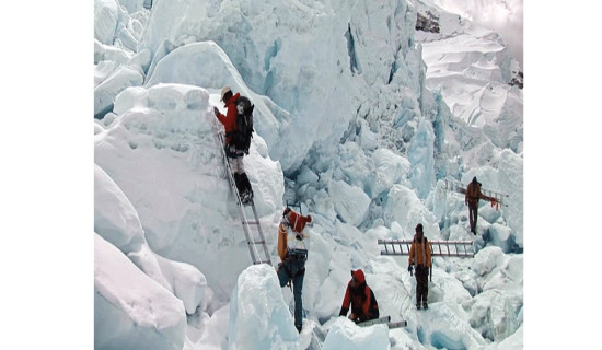 Preparations for Mt Everest expedition accelerated, 'icefall doctors' fixing safe route