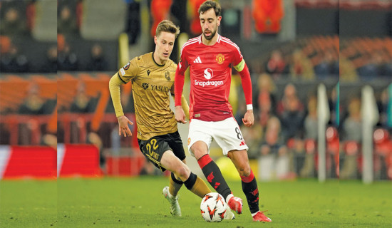 Fernandes sends Man Utd into Europa League quarters, Spurs advance