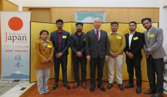 Ambassador Maeda encourages Japanese scholarship students