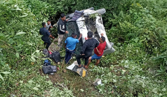 Microbus veers off road, lands on Trishuli riverbank: 18 injured