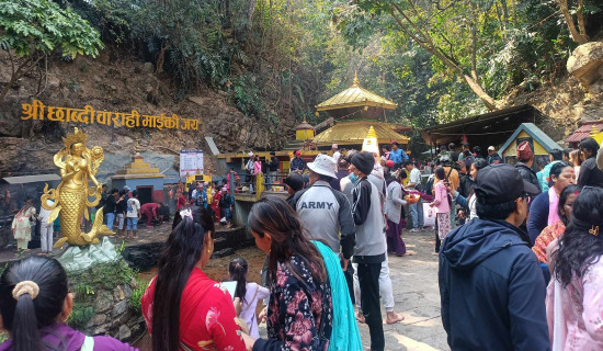 Devotees at Chhabdi Barahi temple