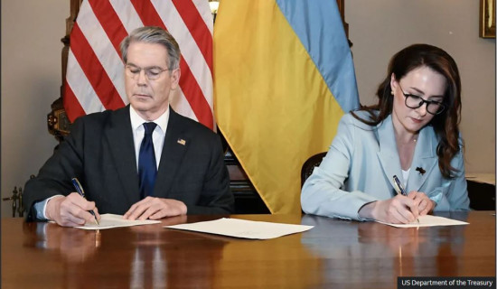US and Ukraine sign long-awaited natural resources deal