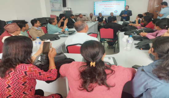 Mangal Campus holds journal article writing workshop