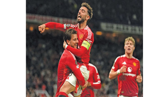 Man United and Tottenham reach Europa League final