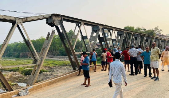 Chormara bridge collapse brings vehicular movements to halt