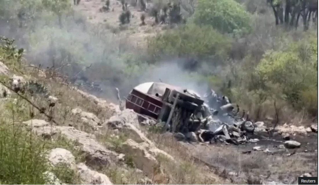 At least 21 killed in crash in Mexico, official says