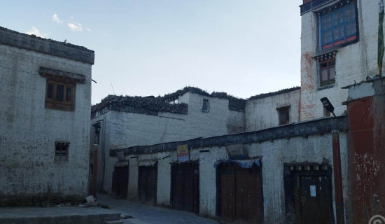 Once powerful Tashi Dhyaphel Durbar in Lomanthang is now isolated