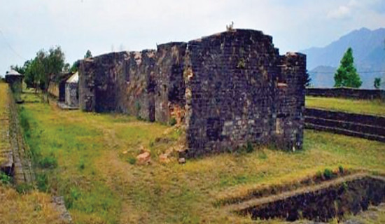 Makawanpur Gadhi drawing thousands of tourists daily