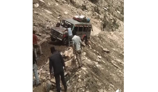 Lack of road maintenance puts commuters’ life at risk