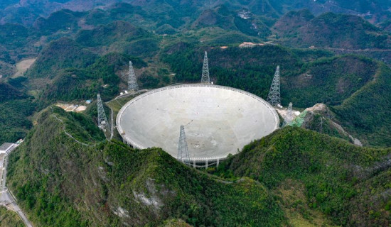 China builds giant radio telescope in Xinjiang