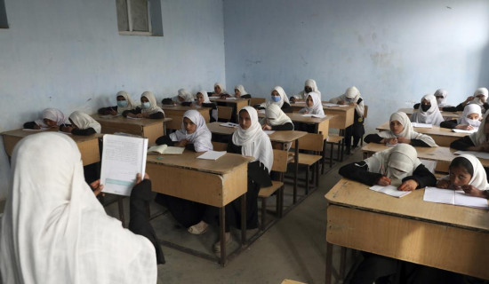 400 private schools close in Afghanistan: local media