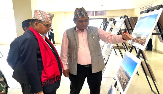 Earthquake-damaged Seto Durbar starts to crumble