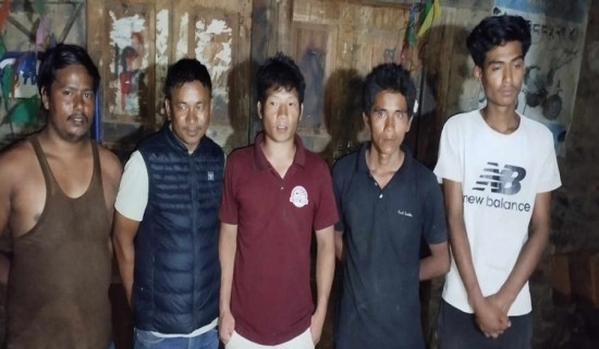 Five people trapped by flash flood in Roshi River rescued