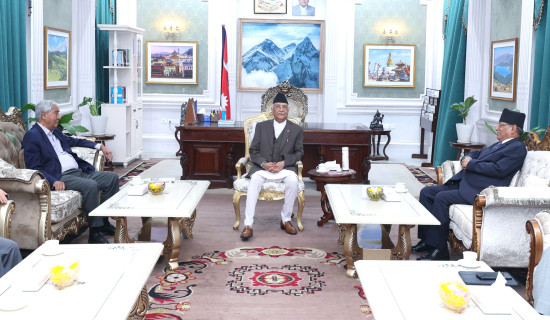 Meeting of top leaders of three parties, including PM Oli, commences