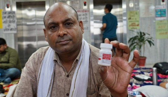 India HIV patients in 'drugs shortage' pain