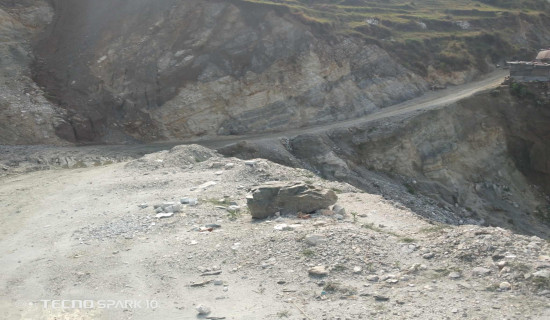 Martadi-Kolti road obstructed