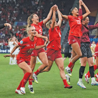 Last-gasp Xhemaili fires Swiss into Euro 2025 quarters