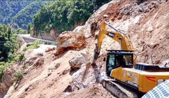 Landslide blocks Kaligandaki corridor
