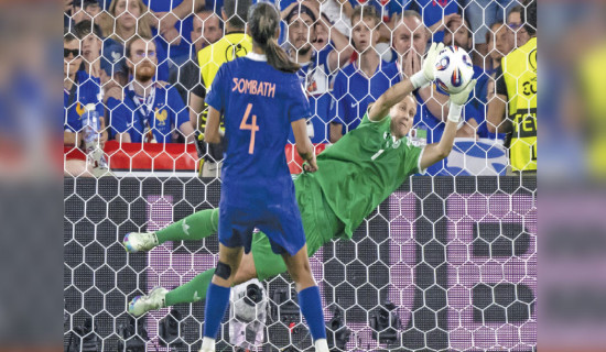 Down to 10, Germany edge France on penalties to reach Euro 2025 semis