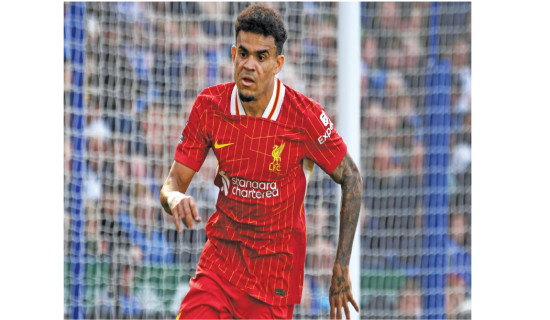 Bayern signs Liverpool forward Diaz on 4-year deal