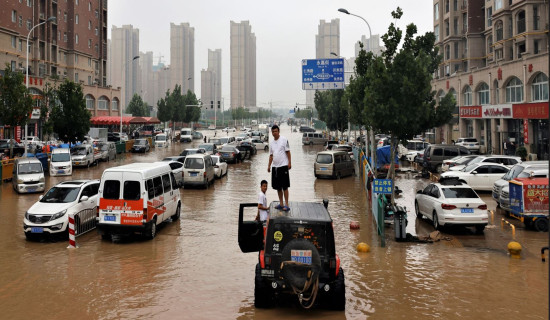 China evacuates 283,000 people and cancels flights in Shanghai