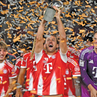 Bayern's Bundesliga crown up for grabs after rocky summer