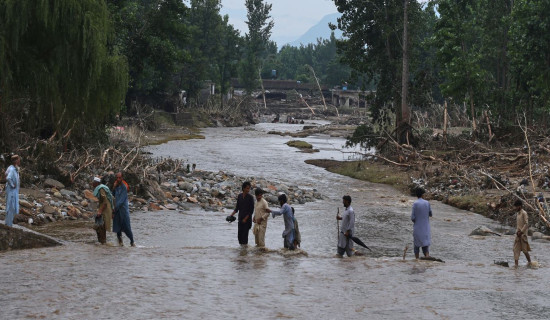 Rescuers look for 150 people missing in Pakistan's floods