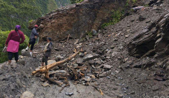 Beni-Jomsom and Beni-Darbang roads obstructed by landslide